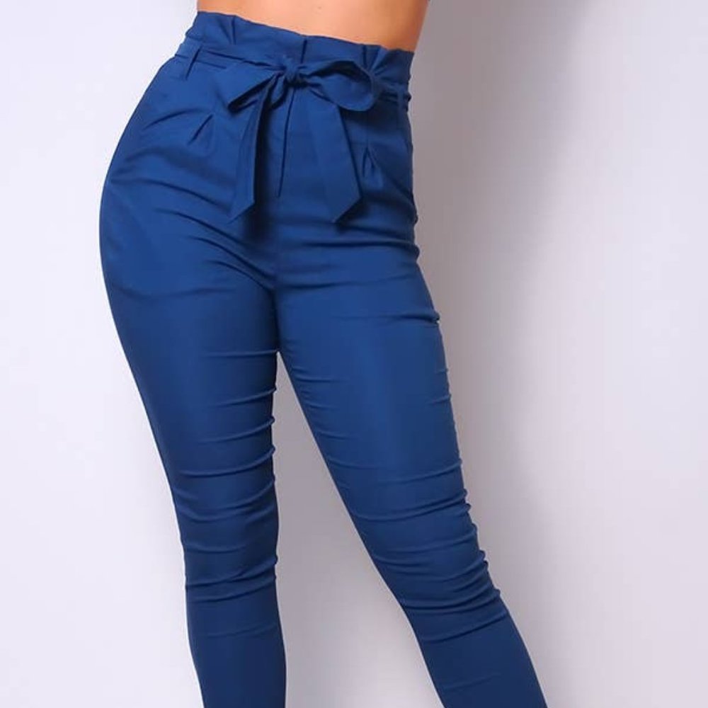 HIGH WAISTED PLEATED & BELTED FITTED